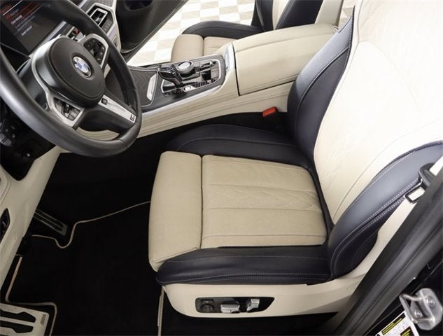 2022 BMW X7 M50i